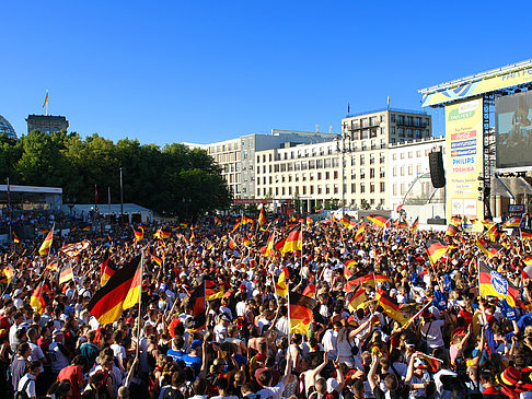 Fahnenmeer - Berlin (Berlin)