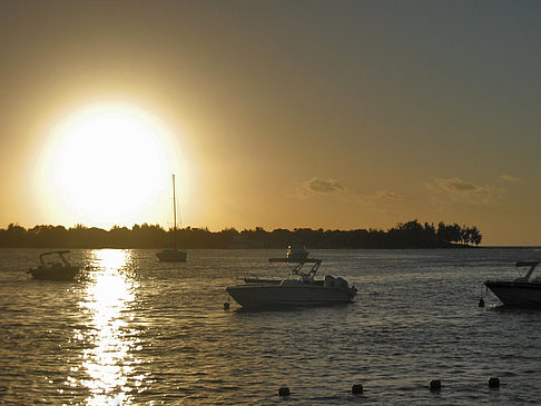 Foto Sonnenuntergang mit Booten - 