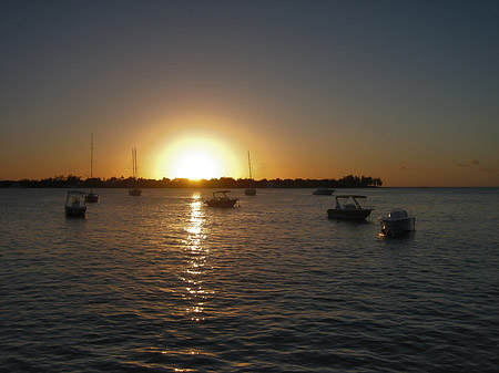 Foto Strand mit Sonnenuntergang - 